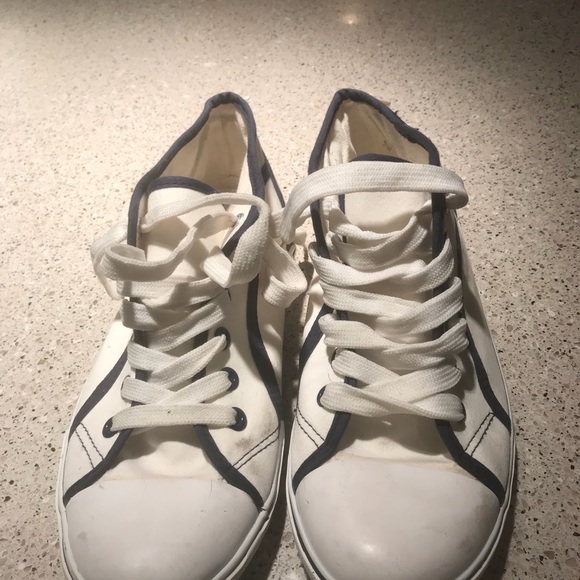 Shoes - Picture 4 of 5